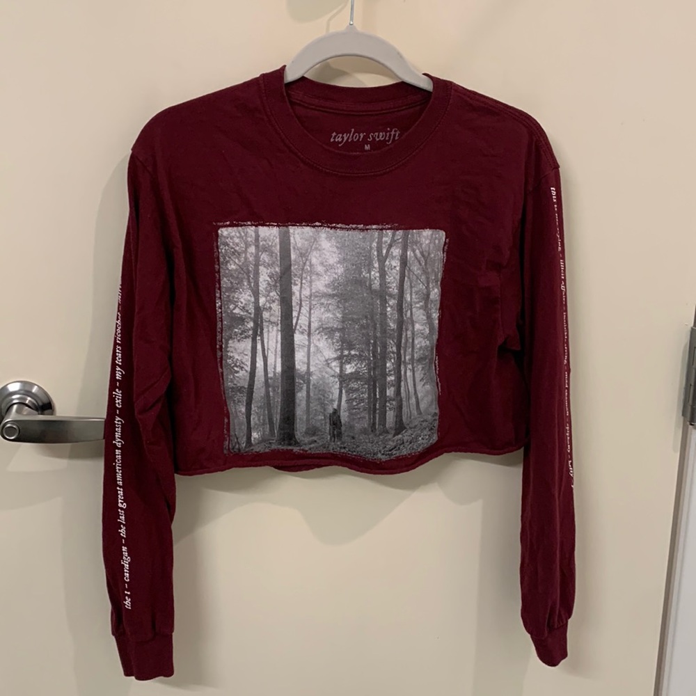 Taylor Swift Cropped Long Sleeve